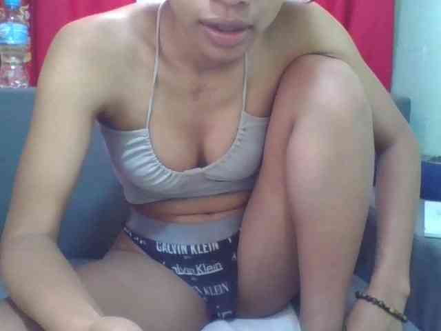 HotgirlURIEL webcam