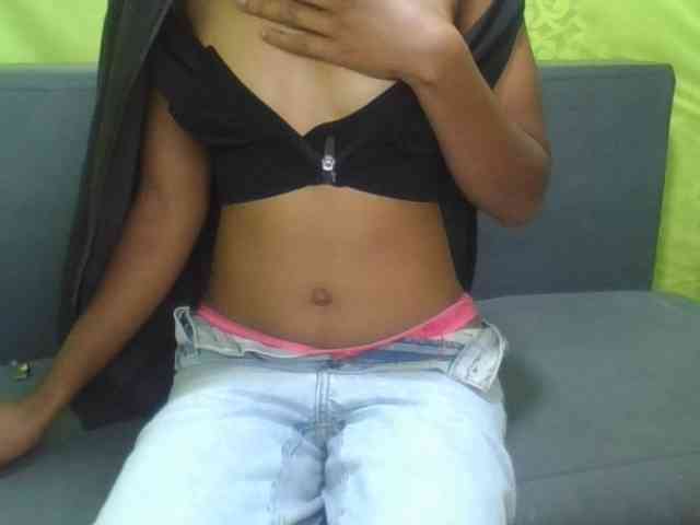 HotgirlURIEL webcam
