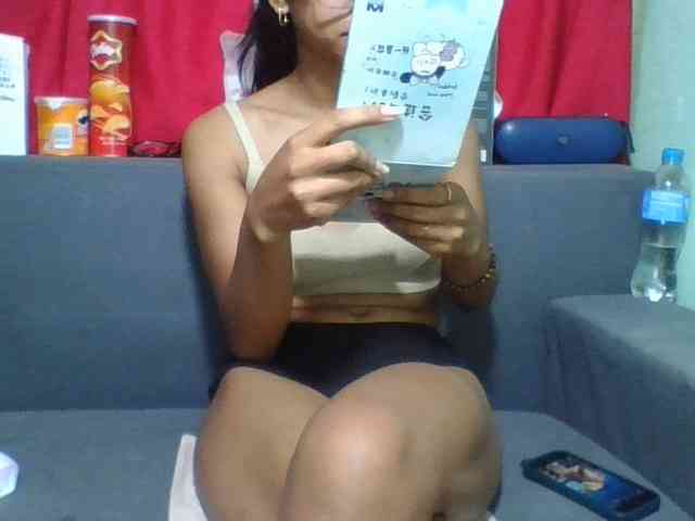 HotgirlURIEL webcam