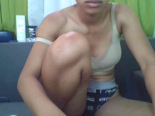 HotgirlURIEL webcam