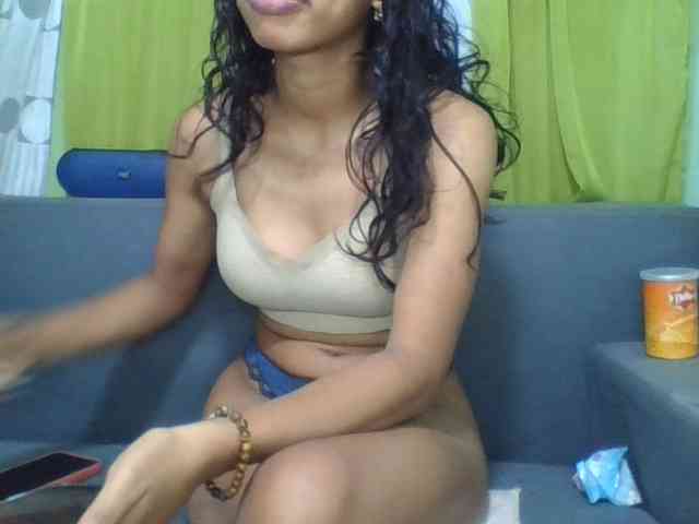 HotgirlURIEL webcam