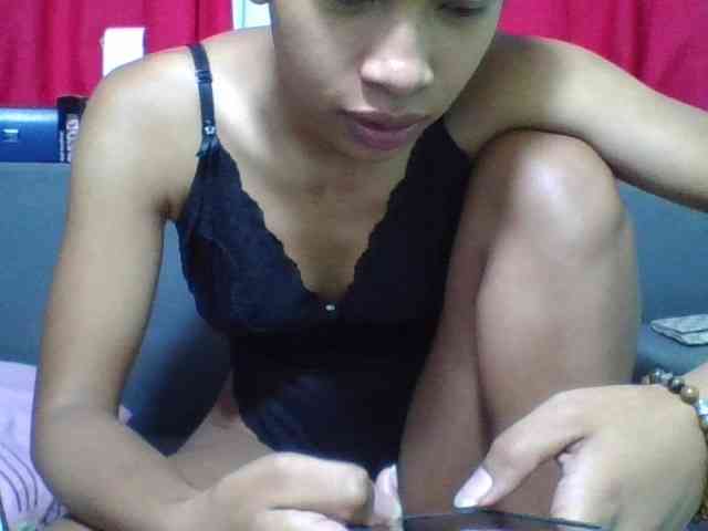 HotgirlURIEL webcam