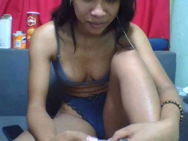 HotgirlURIEL webcam