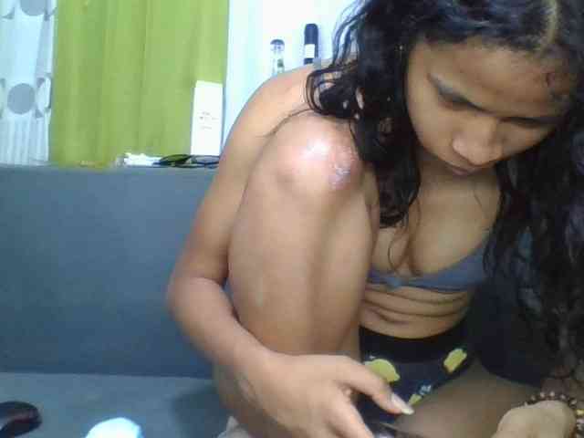 HotgirlURIEL webcam