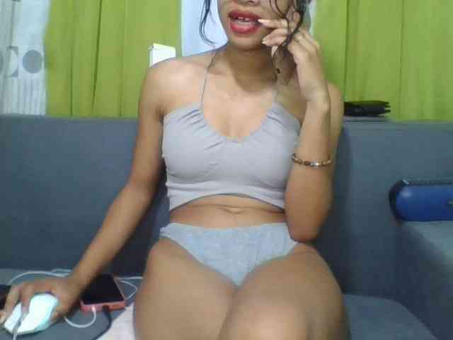 HotgirlURIEL webcam