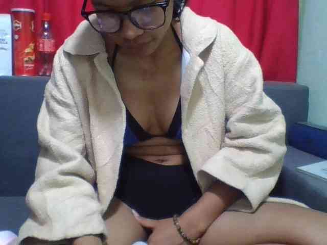 HotgirlURIEL webcam