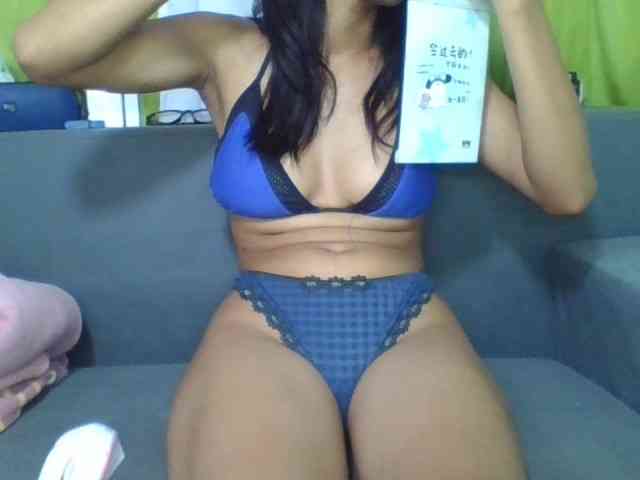 HotgirlURIEL webcam