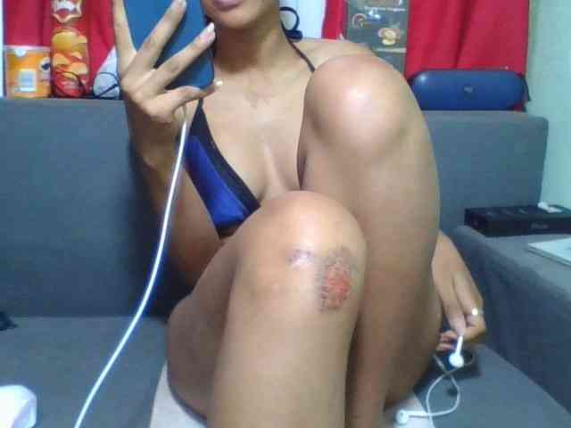 HotgirlURIEL webcam