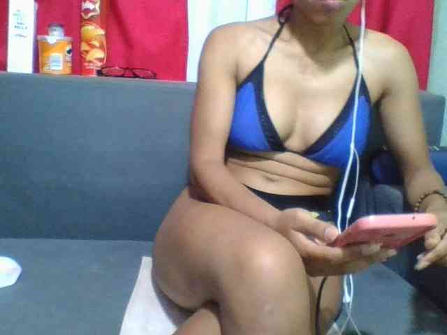 HotgirlURIEL webcam