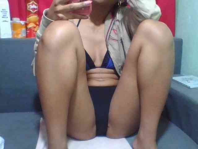 HotgirlURIEL webcam