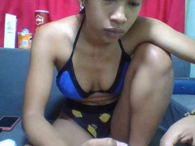 HotgirlURIEL webcam