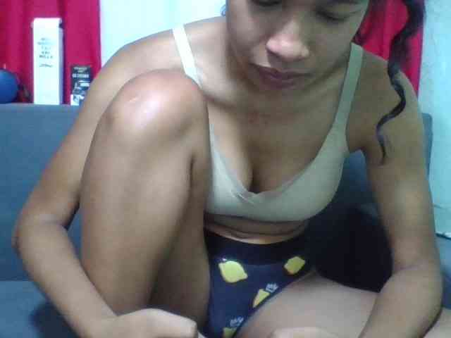 HotgirlURIEL webcam