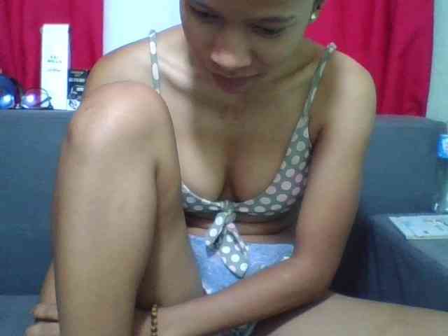 HotgirlURIEL webcam