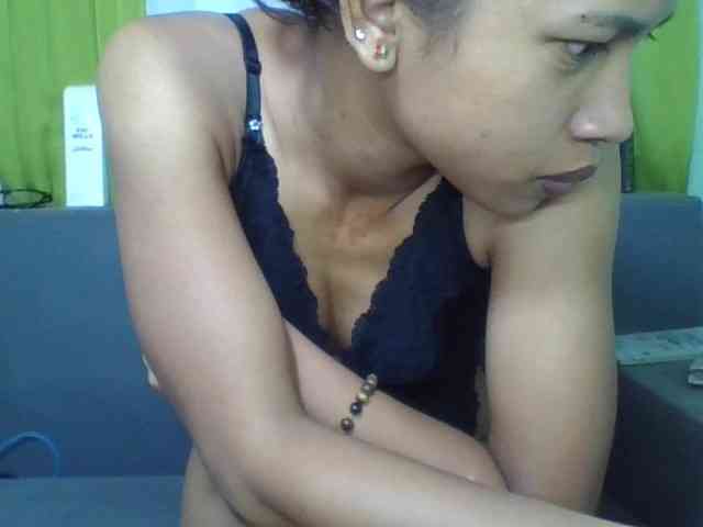 HotgirlURIEL webcam