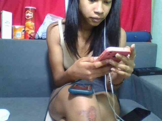 HotgirlURIEL webcam