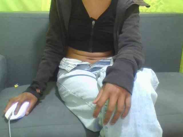 HotgirlURIEL webcam
