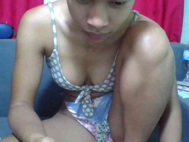 HotgirlURIEL webcam