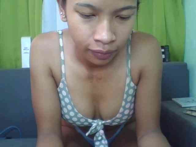HotgirlURIEL webcam
