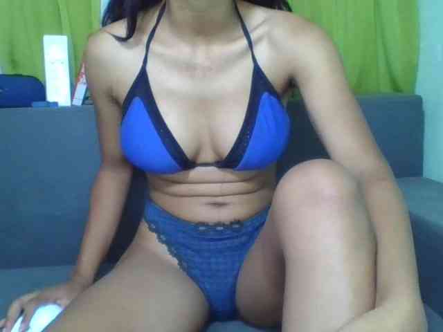 HotgirlURIEL webcam