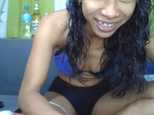 HotgirlURIEL webcam