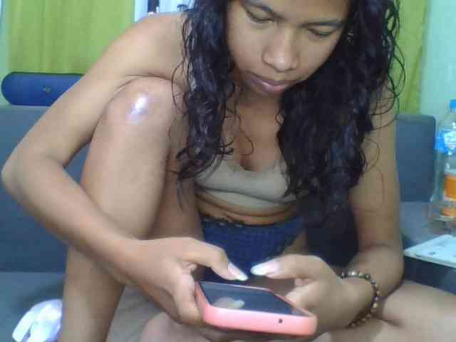 HotgirlURIEL webcam
