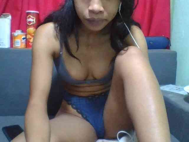 HotgirlURIEL webcam
