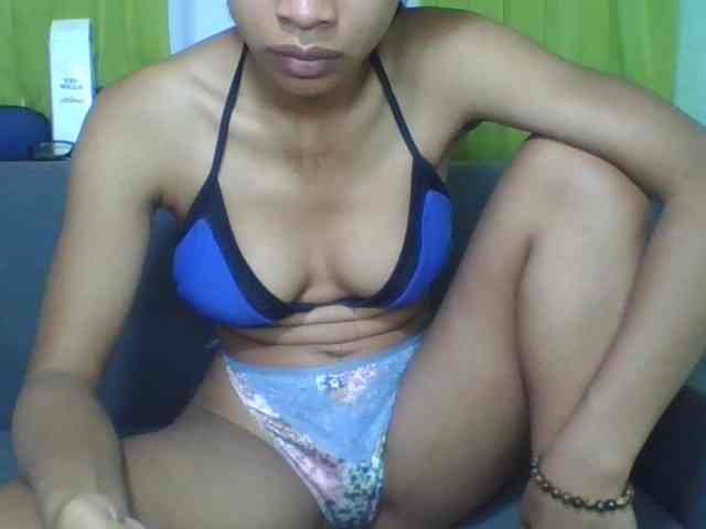HotgirlURIEL webcam