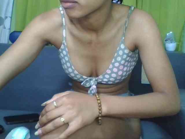 HotgirlURIEL webcam