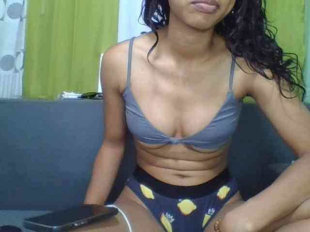 Modèle: HotgirlURIEL