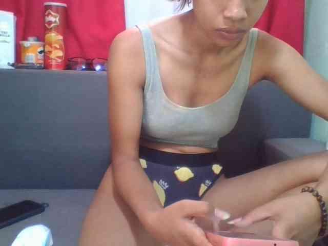 HotgirlURIEL webcam