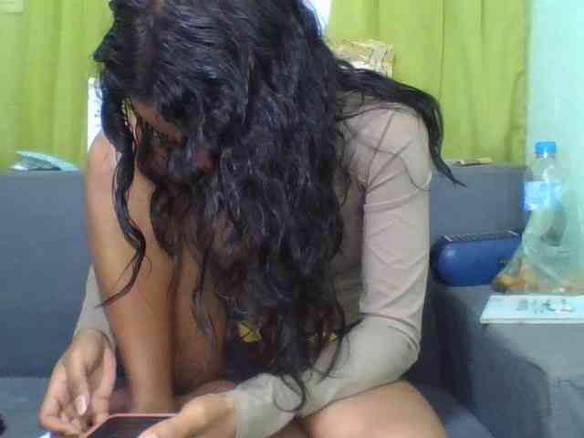 HotgirlURIEL webcam