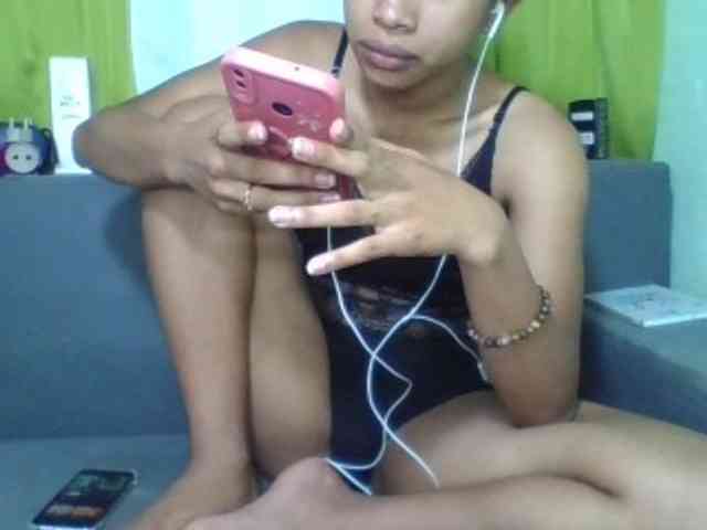 HotgirlURIEL webcam