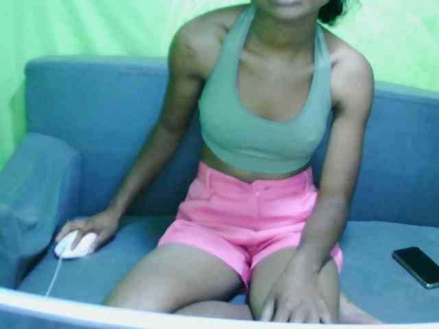 HotgirlURIEL webcam
