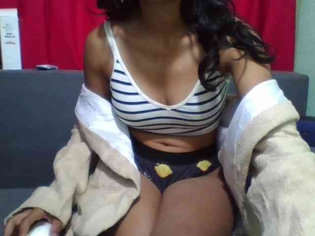 HotgirlURIEL webcam