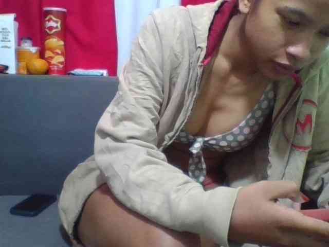 HotgirlURIEL webcam