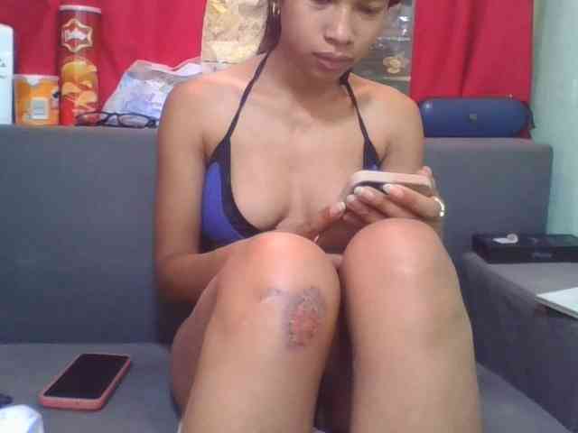 HotgirlURIEL webcam