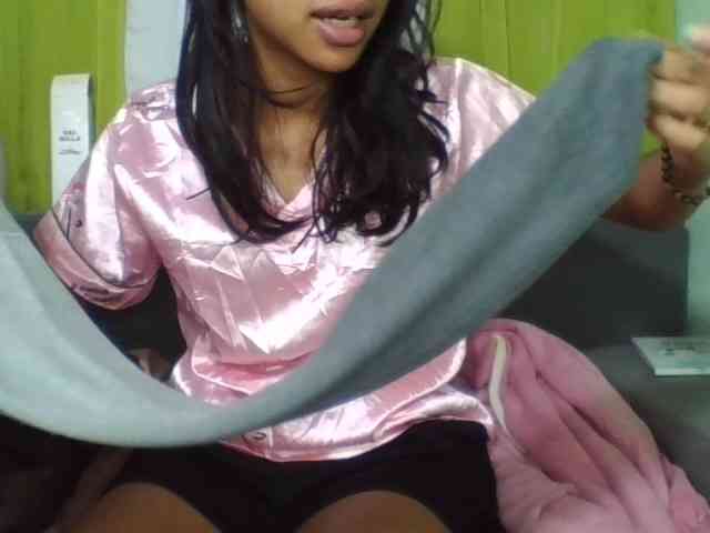 HotgirlURIEL webcam