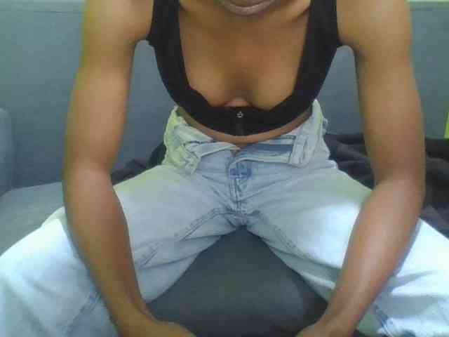 HotgirlURIEL webcam
