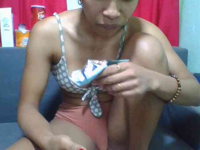 HotgirlURIEL webcam