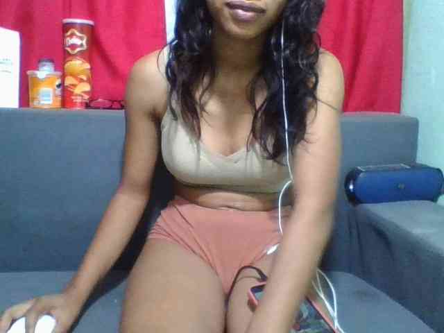 HotgirlURIEL webcam