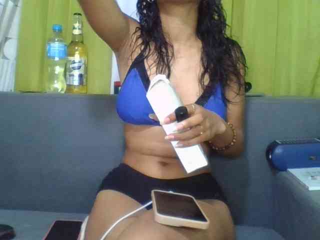 HotgirlURIEL webcam