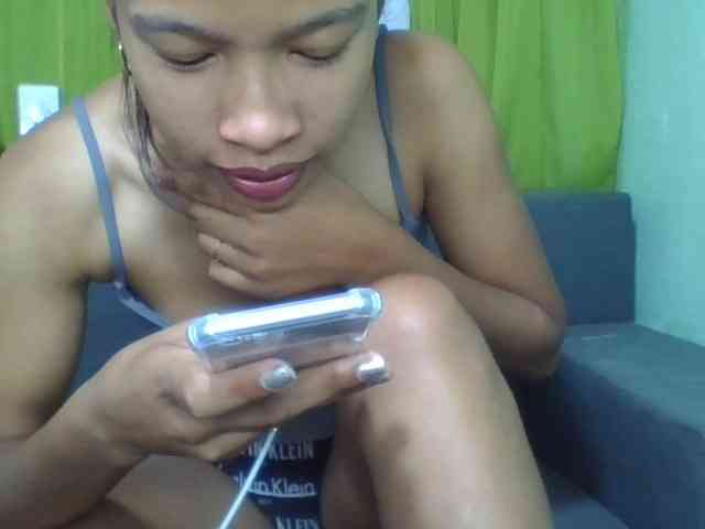 HotgirlURIEL webcam