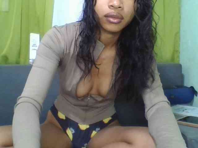HotgirlURIEL webcam