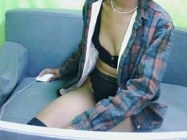 HotgirlURIEL webcam