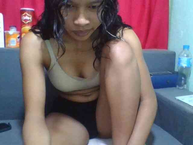 HotgirlURIEL webcam