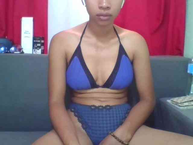 HotgirlURIEL webcam