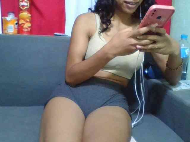 HotgirlURIEL webcam