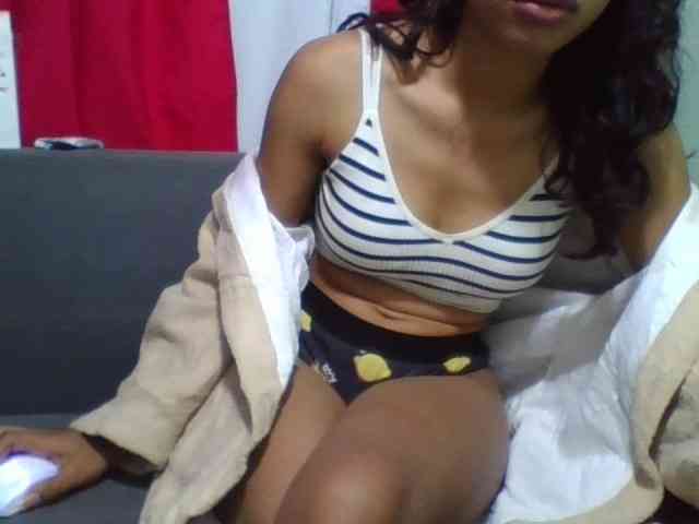 HotgirlURIEL webcam