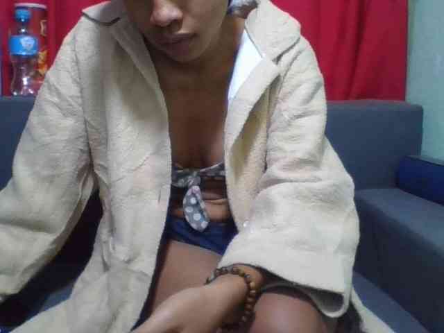HotgirlURIEL webcam