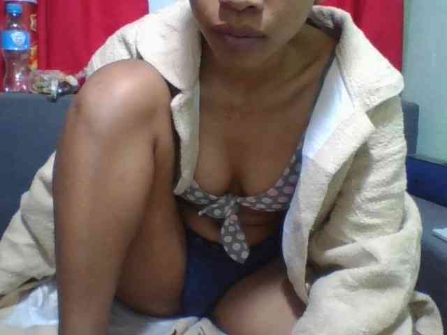 HotgirlURIEL webcam